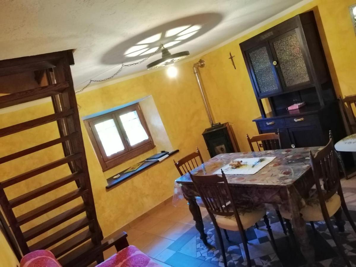 Casa Vacanze La Carbunera Vila Domodossola Exterior foto